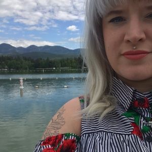 Meet your Posher, Alisa